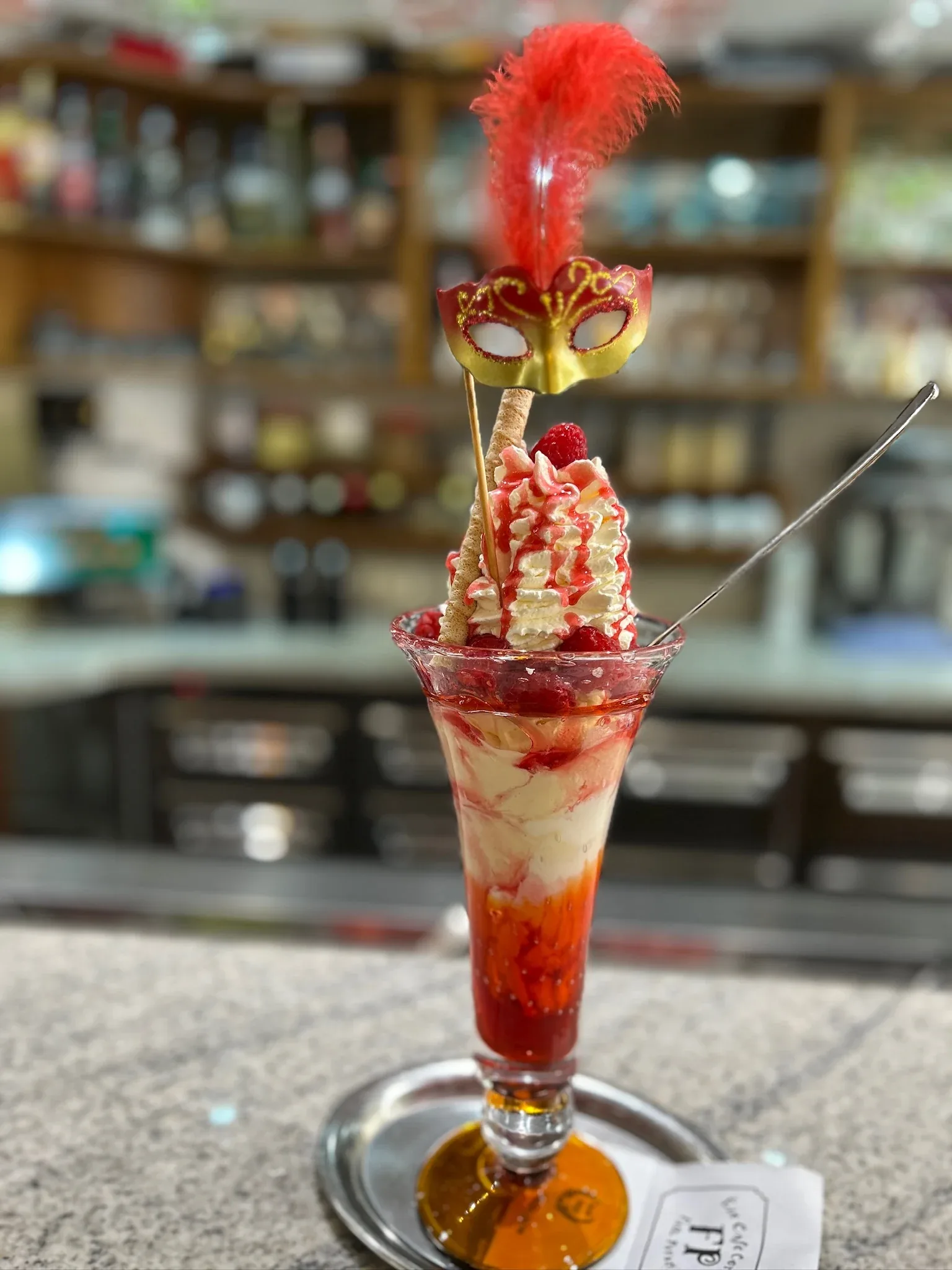 Himbeerbecher im Eiscafé Cortina