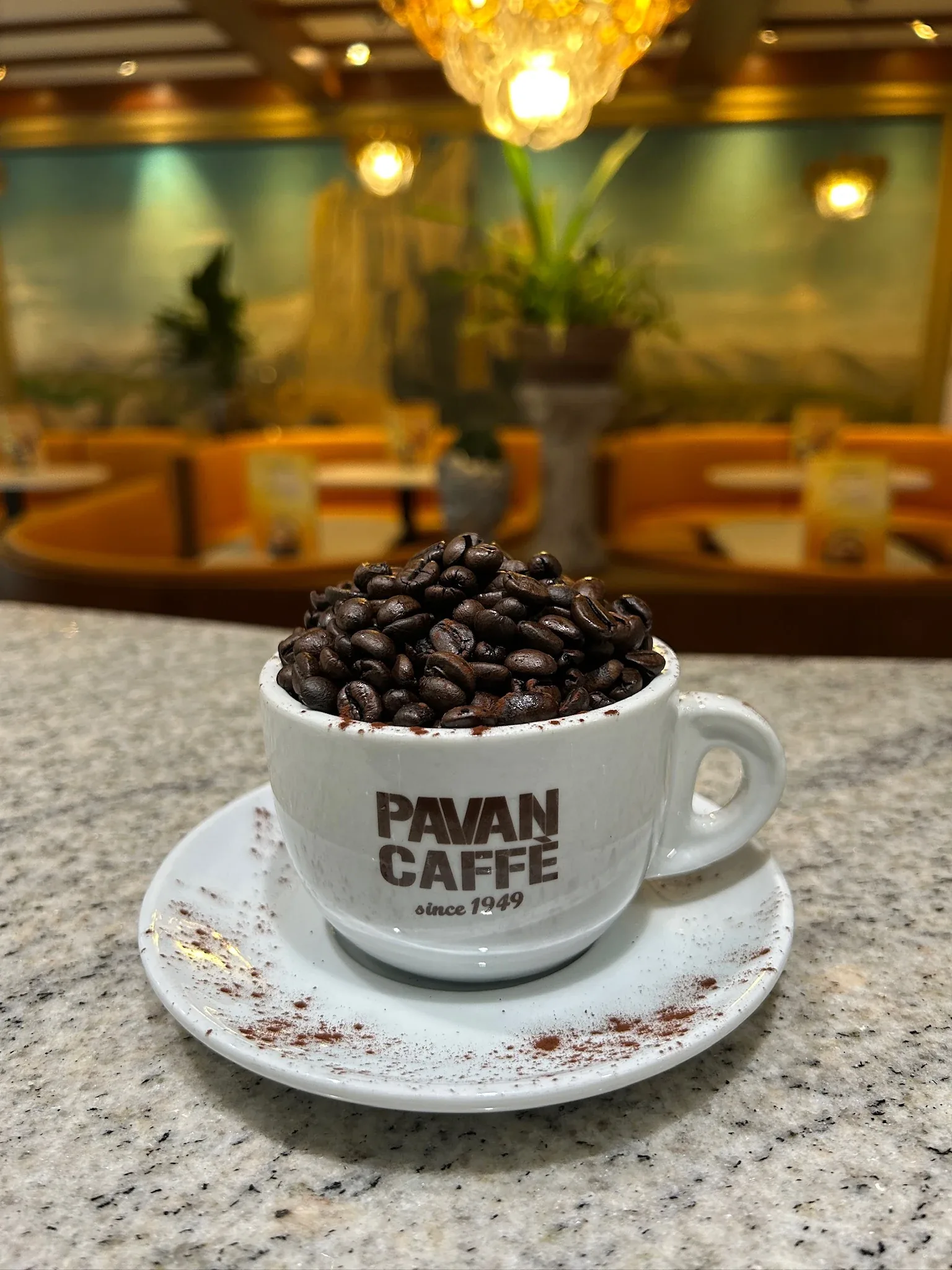Pavan-Kaffee mit Kaffeebohnen