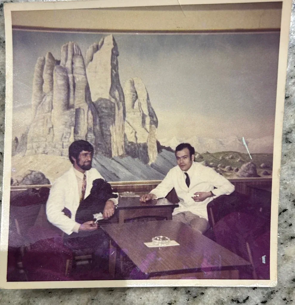 Historischer Sitzbereich des Eiscafé Cortina