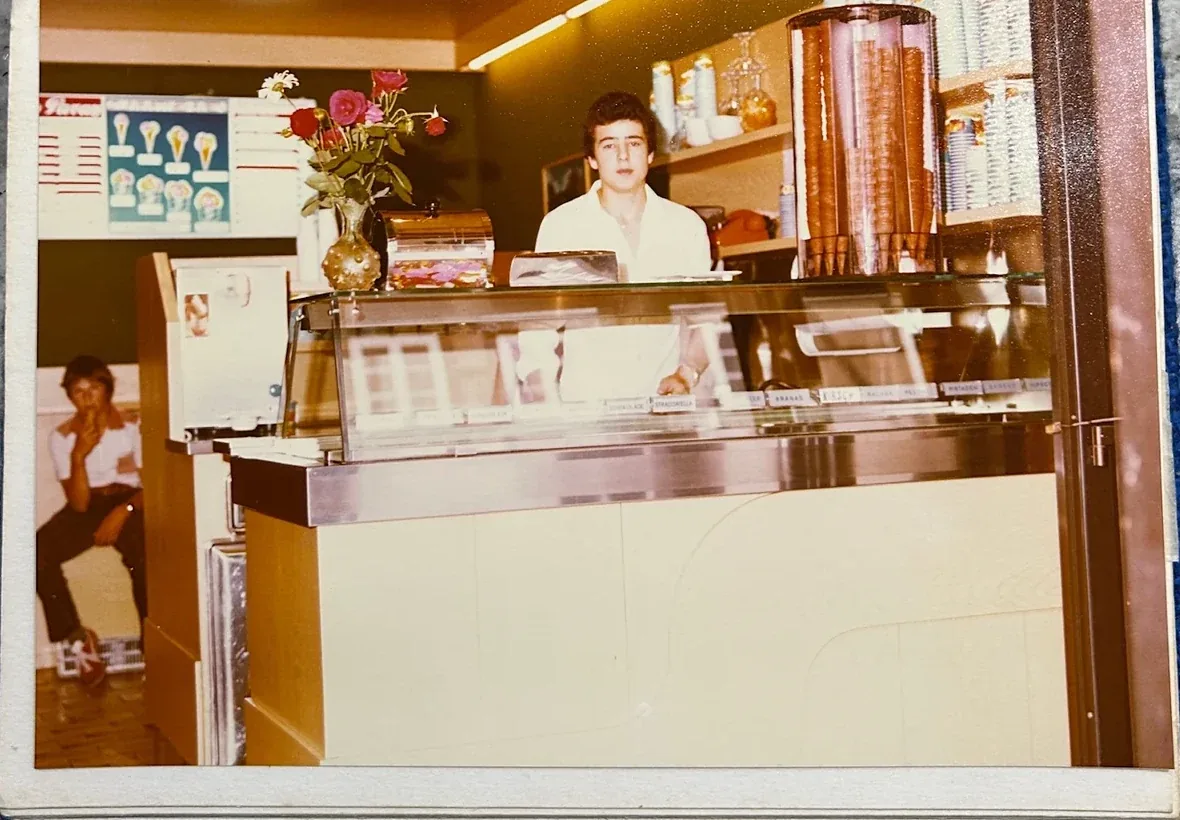 Historische Theke im Eiscafé Cortina
